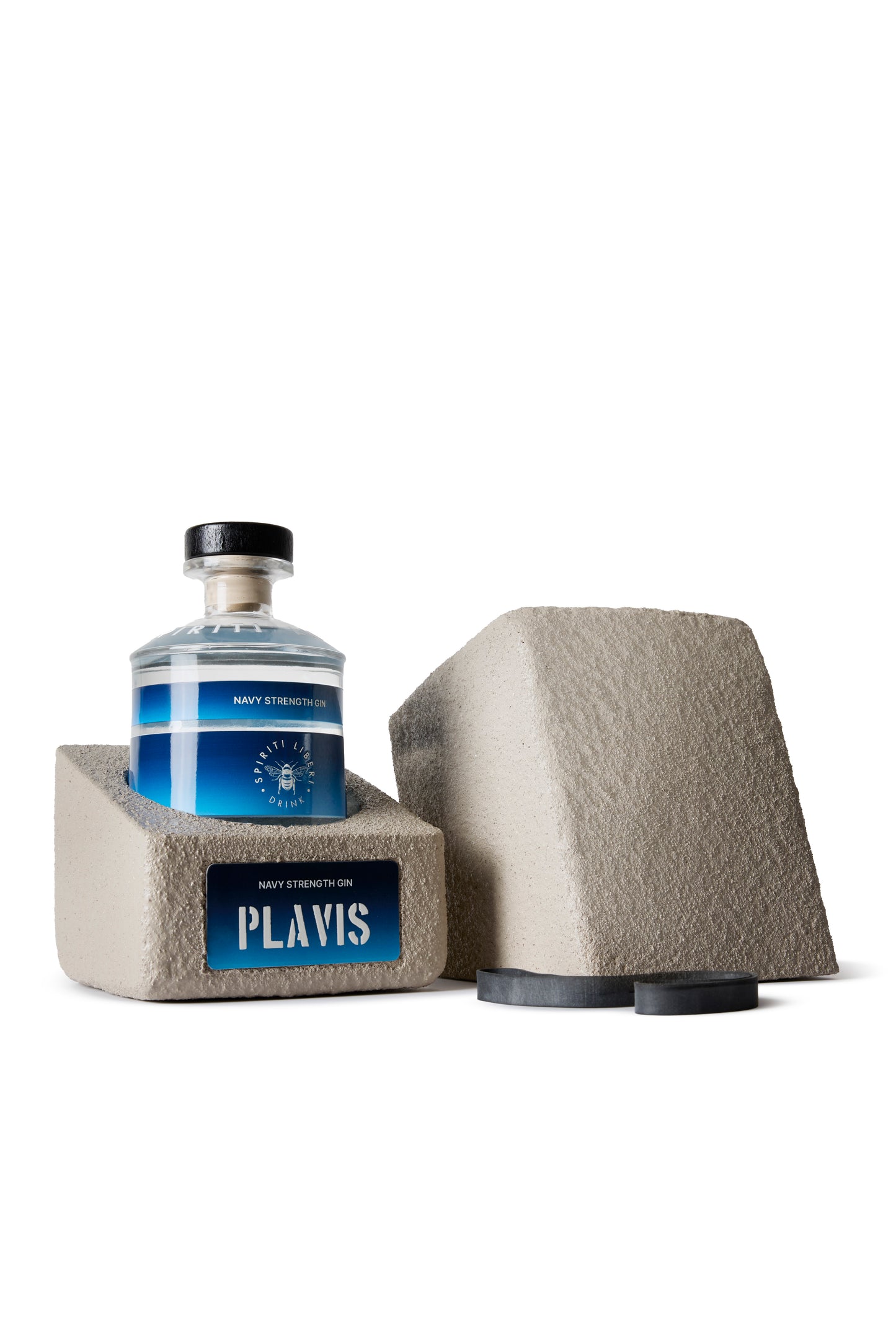 
                  
                    PLAVIS
                  
                
